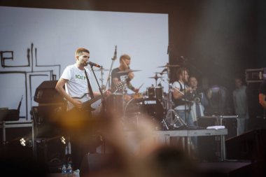 Noize MC rap ve rock şarkıcısı oynamak açık hava konseri