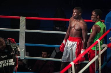 Moskova - 18 Mart, 2016: büyük profesyonel boks olay gelecek için mücadele kapalı spor salonu.