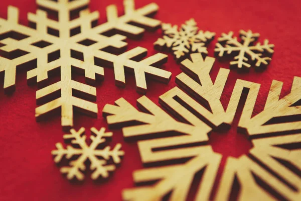 Χειροποίητο Ρουστίκ Νιφάδες Χιονιού Φτιαγμένες Από Ξύλο Ευτυχισμένο Νέο Έτος — Φωτογραφία Αρχείου
