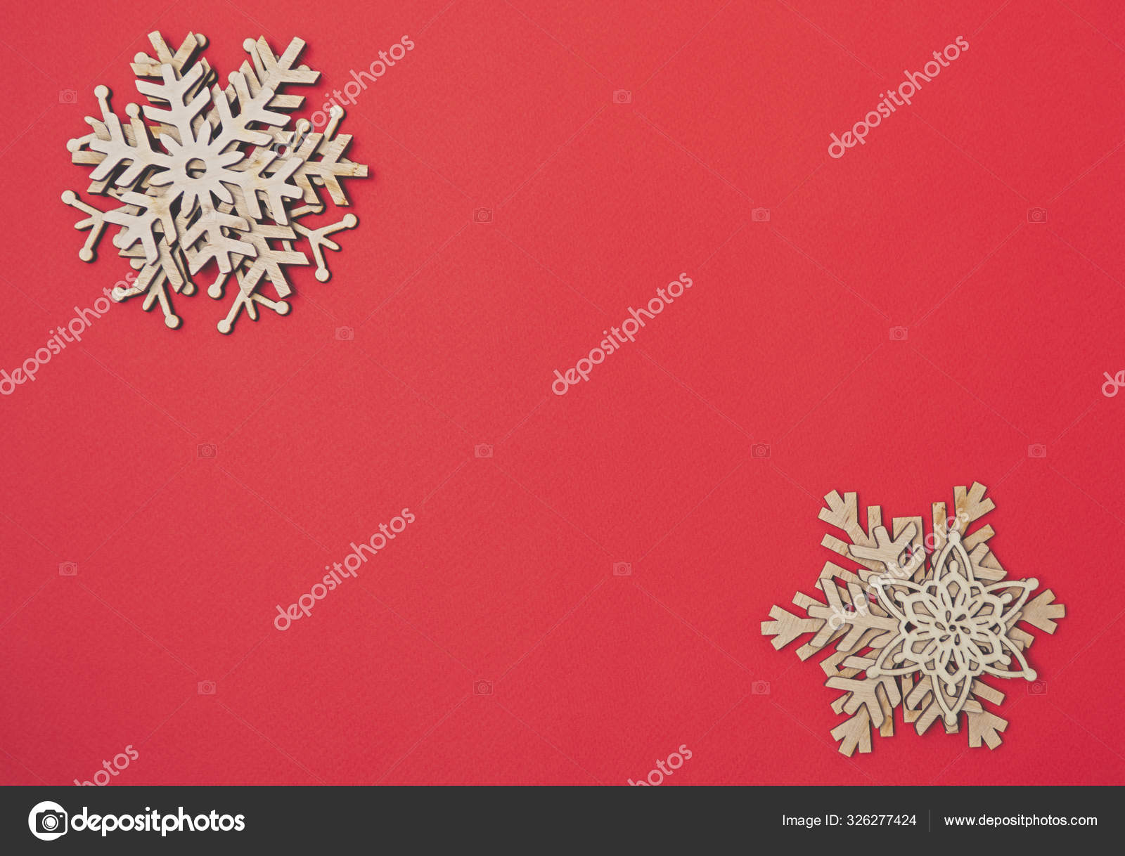 Fundo de férias de inverno com elementos de madeira artesanal em close —  Foto © hurricanehank #326277424, image size:1600x1218