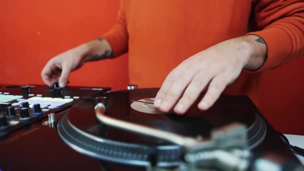 Hip Hop Krast Vinyl Opname Retro Draaitafel Speler Geluid Mixer — Stockvideo