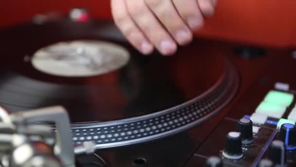 Hip Hop Γρατσουνιές Βινύλιο Record Retro Πικάπ Player Και Μίξερ — Αρχείο Βίντεο
