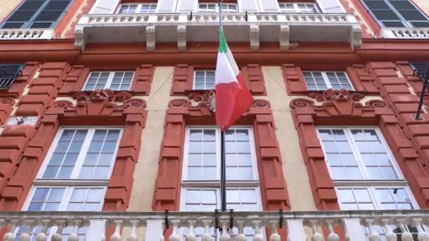 Genova Włochy Maj 2019 Narodowa Flaga Włoch Zewnątrz Budynku Genui — Wideo stockowe