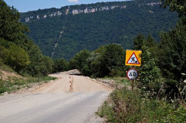 Yol onarım hakkında bilgilendirici işareti