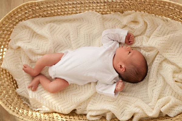 Newborn Baby Boy Basket — Stock Photo, Image