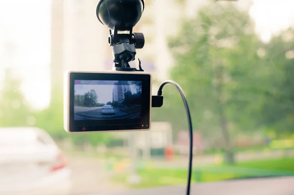 Dashcam op een voorruit — Stockfoto