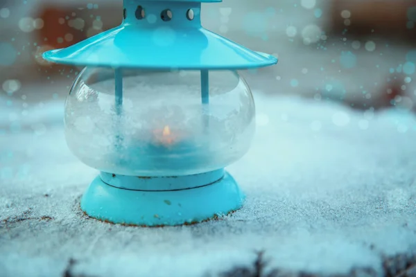 Christmas decoration with lantern and snow. Winter background. — Stock Photo, Image