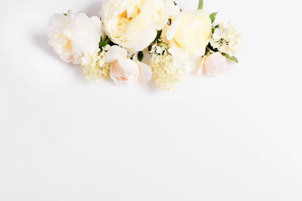 Festive flower composition on the white background. Overhead view — Stock Photo, Image