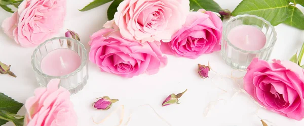 Bandera romántica, delicadas rosas rosadas flores de cerca. Crema fragante pétalos rosados —  Fotos de Stock