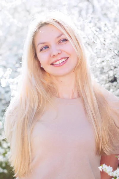 Romantic Portrait of Young Beautiful Blonde Woman — Stock Photo, Image