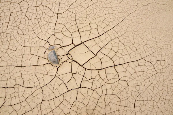 Kuru çatlamış toprak — Stok fotoğraf