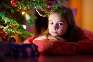 Küçük kız için bir Noel hediyesi arıyorum 