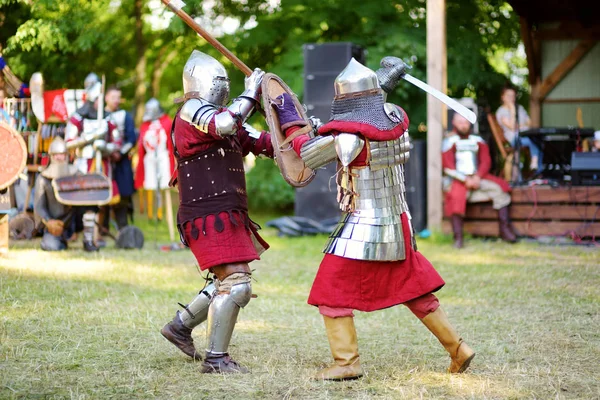 Twee ridders vechten — Stockfoto