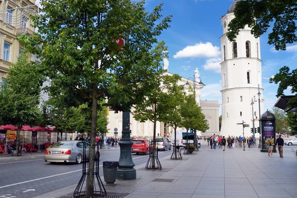 Вулицями Старого міста Вільнюса. — стокове фото