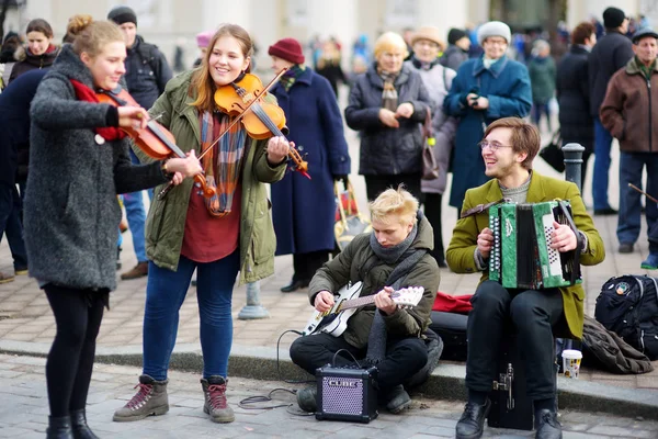 거리 음악가 수행 — 스톡 사진