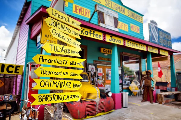 Route 66 decorações em Seligman — Fotografia de Stock