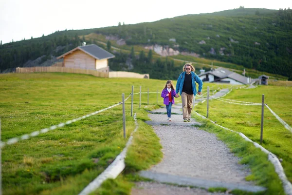 Father and little daughter — Stock Photo, Image