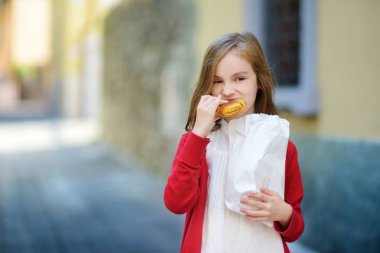 kız yemek taze pişmiş topuz
