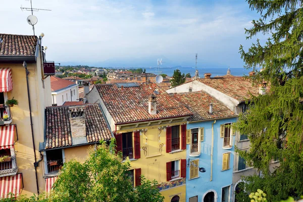 Bir Desenzano del Garda görünümü — Stok fotoğraf