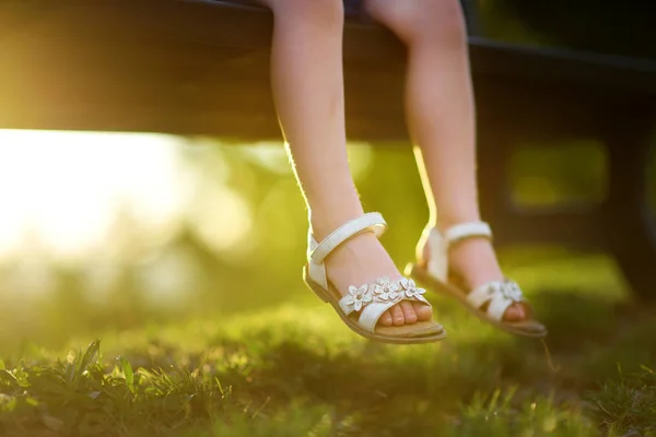 Little girl's legs — Stock Photo, Image