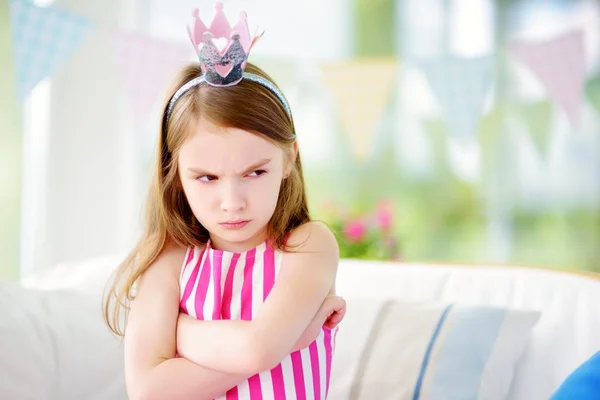 Little girl wearing princess tiara — Stock Photo, Image