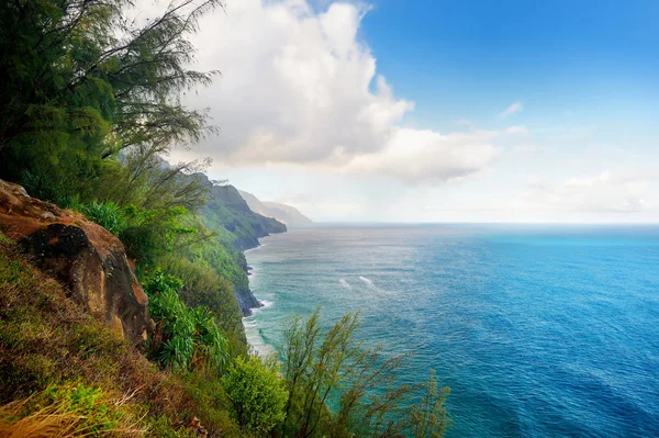 Kalalau trail langs Na Pali coast — Stockfoto