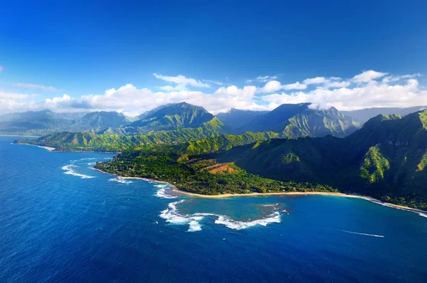 Côte spectaculaire de Na Pali — Photo