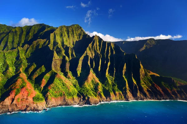 Côte spectaculaire de Na Pali — Photo