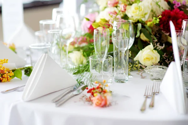 아름 다운 테이블 설정 — 스톡 사진
