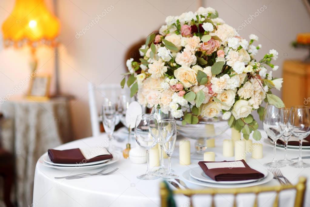 Beautiful table setting 