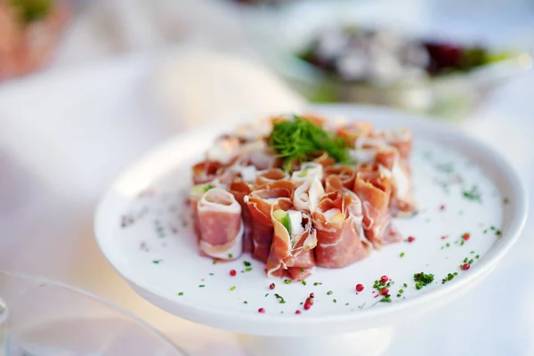 Délicieux rouleaux de jambon aux légumes — Photo