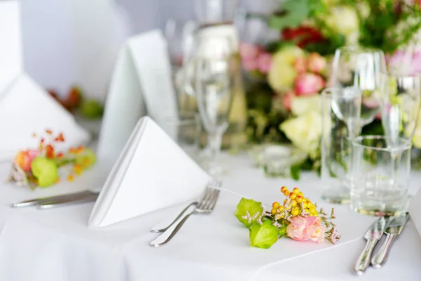 Beautiful table setting — Stock Photo, Image