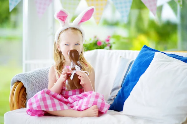 Girl wearing bunny ears — Stock Photo, Image