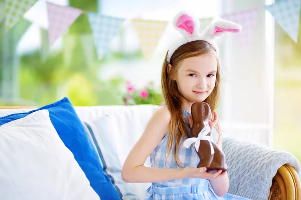 Girl wearing bunny ears — Stock Photo, Image