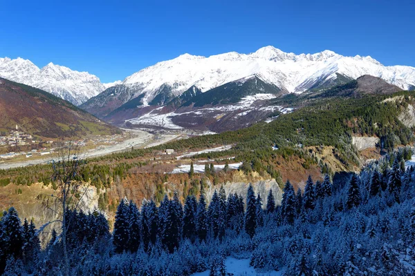 Chalaadi Glacier i Georgien — Stockfoto