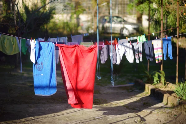 Lavado colgando en línea en Kutaisi — Foto de Stock