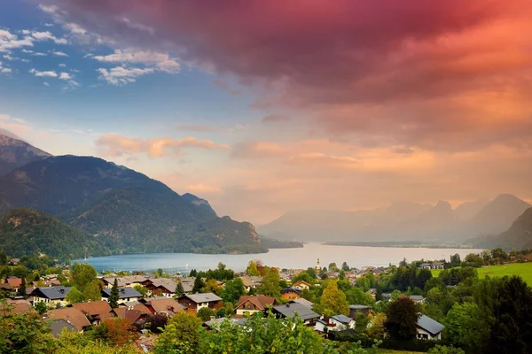 Kleine Oostenrijkse dorp van St. Gilgen — Stockfoto