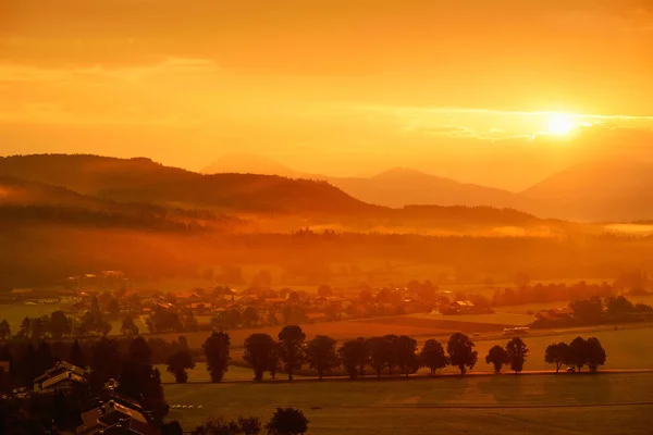 Small Bavarian village covered in fog — Stock Photo, Image