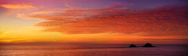 Krásný západ slunce nad Porth Nanven — Stock fotografie