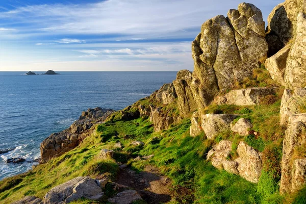 Schilderachtige ruige Cornish kustlijn — Stockfoto