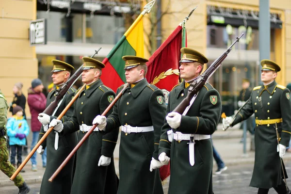 Parade als Litouwen gemarkeerde 27e verjaardag van de onafhankelijkheid — Stockfoto