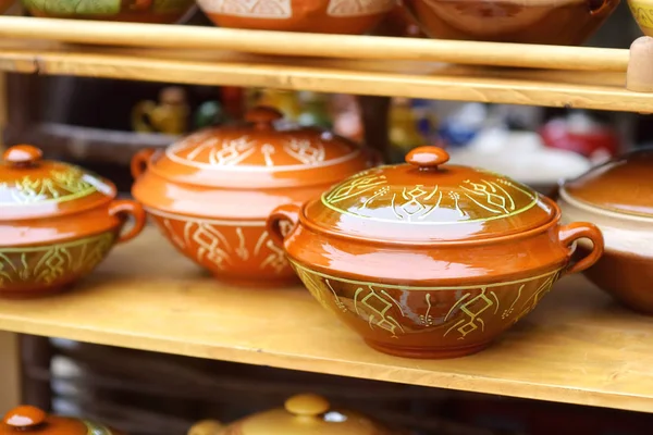 Ceramic dishes, tableware and jugs — Stock Photo, Image