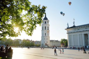 Katedral Meydanı, Vilnius Old Town, kentin ana caddeleri, Vilnius, Litvanya geçiş, olduğu gibi yer alan kentin kamu yaşamında önemli bir yerde ana kare