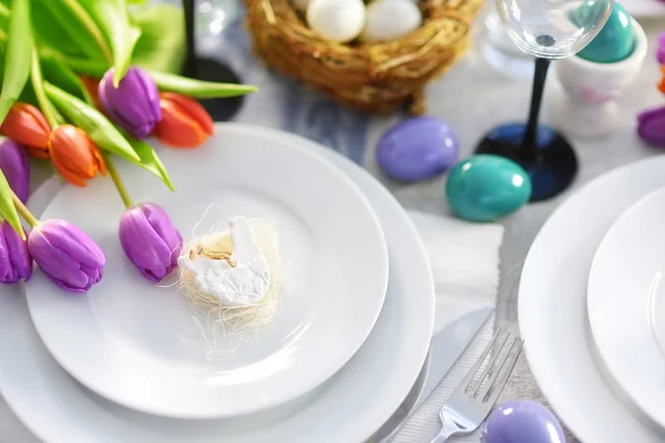 Paskalya kutlaması için güzel bir masa. — Stok fotoğraf