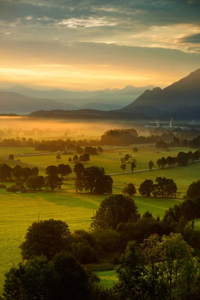 Breathtaking Morning Landscape Small Bavarian Village Covered Fog Scenic View — Stock Photo, Image