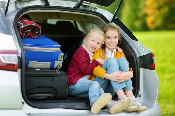 Two Adorable Little Girls Hugging Sitting Car — Stock Photo, Image