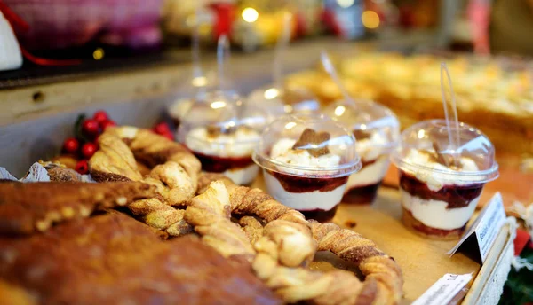 Biscotti Dolciumi Caramelle Assortiti Venduti Alla Tradizionale Fiera Natalizia Riga — Foto Stock