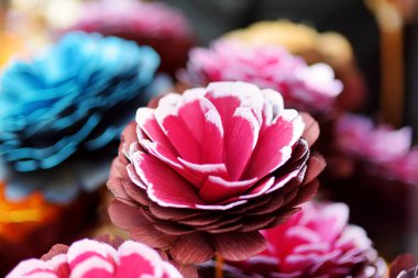 Vilnius 'ta Paskalya pazarında satılan verbolar olarak bilinen geleneksel Litvanya Paskalya palmiyeleri. Litvanya başkentinin geleneksel el sanatları fuarı her Mart ayında Old Town sokaklarında düzenleniyor.