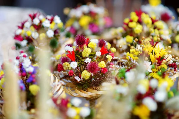 Tradycyjne Litewskie Palmy Wielkanocne Znane Jako Czasowniki Sprzedawane Rynku Wielkanocnym — Zdjęcie stockowe