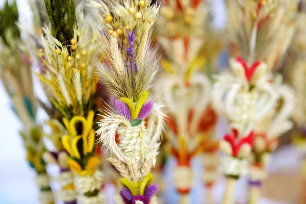Tradycyjne Litewskie Palmy Wielkanocne Znane Jako Czasowniki Sprzedawane Rynku Wielkanocnym — Zdjęcie stockowe